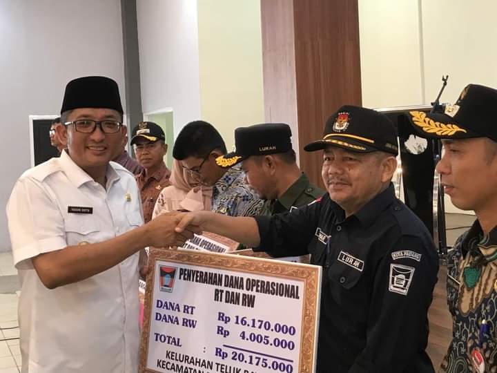 Di Youth Center, Wali Kota Hendri Septa Bicara Bank Sampah