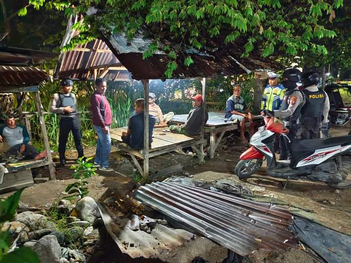 Mengikuti Giat AKBP.H.M.Reza Chairul Akbar Siddiq.S.IK.SH.MH Sebagai Kapolres Mandailing Natal ( 2 ), Patroli Malam Cegah Kamtibmas