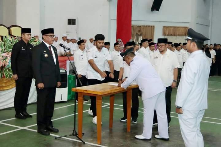 Senin 06 November 2023, Sertijab 6 Kades di Kec.Puncak Sorik Marapi