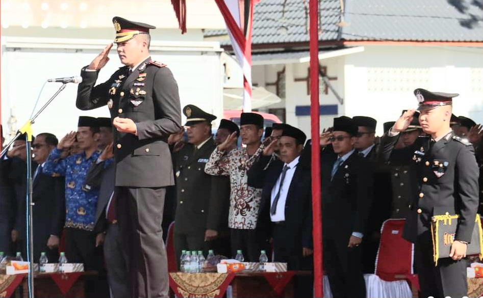 Kapolres Inspektur Upacara Hari Pahlawan Nasional 2023 di Mandailing Natal