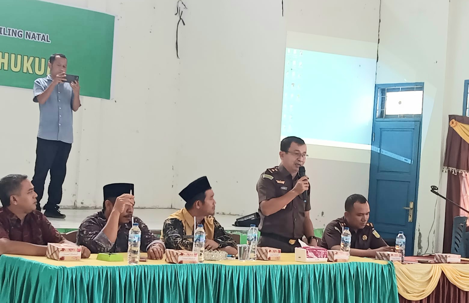 Kades dan Kasek di Panyabungan Timur Dapat Penerangan Hukum Dari Kejaksaan Negeri Mandailing Natal