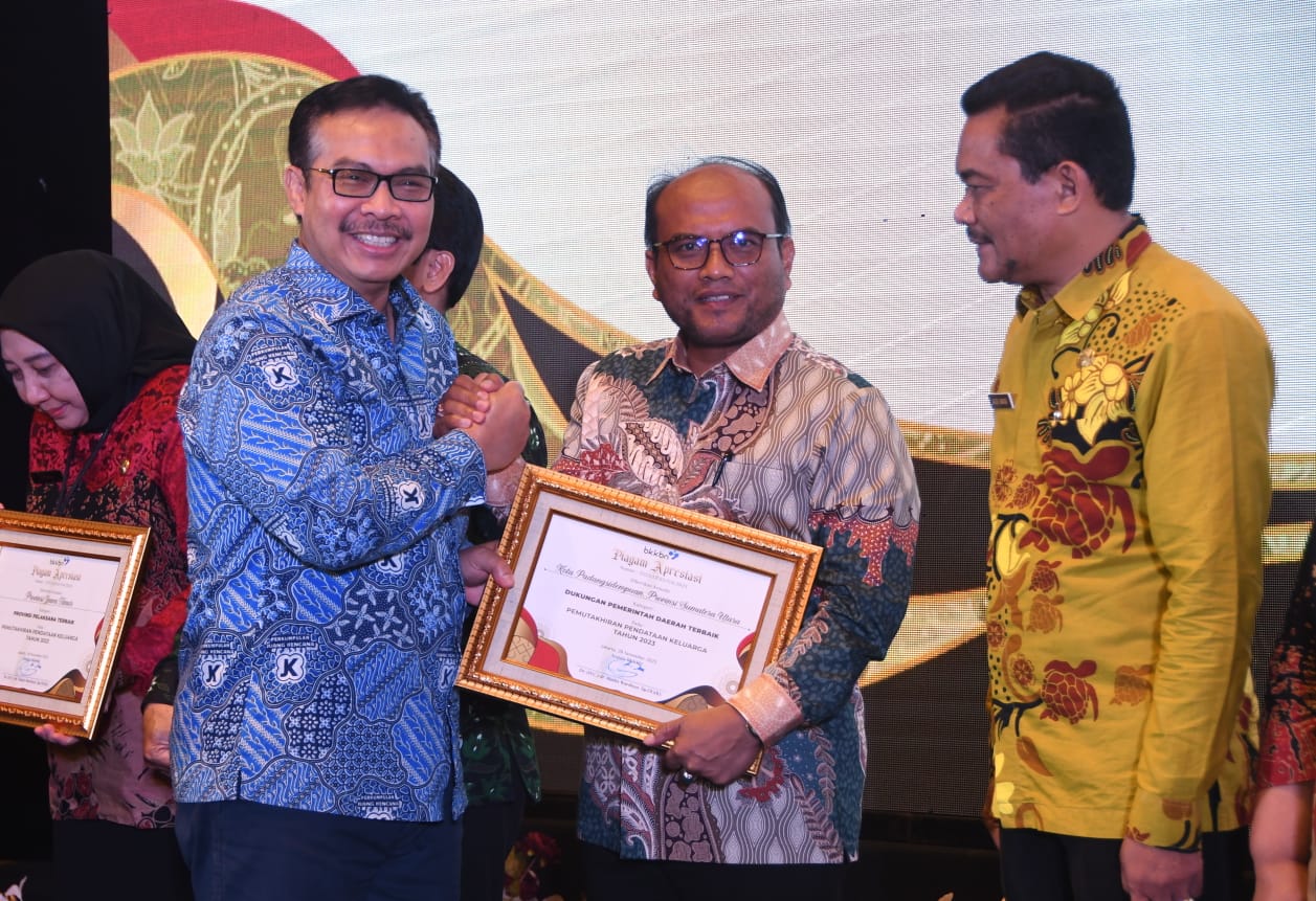 Pemko Padangsidimpuan Mendapat Penghargaan Pendataan Keluarga Tepat Waktu