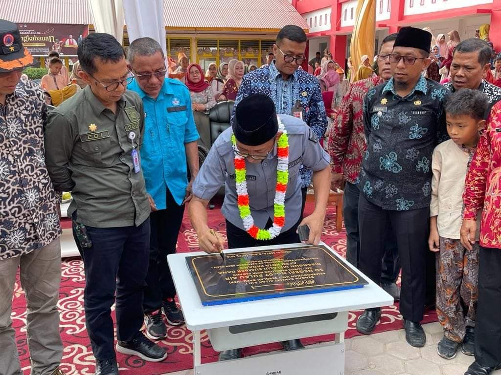 Tuntas, 504 RKB Diresmikan Walikota Padang  Hendri Septa