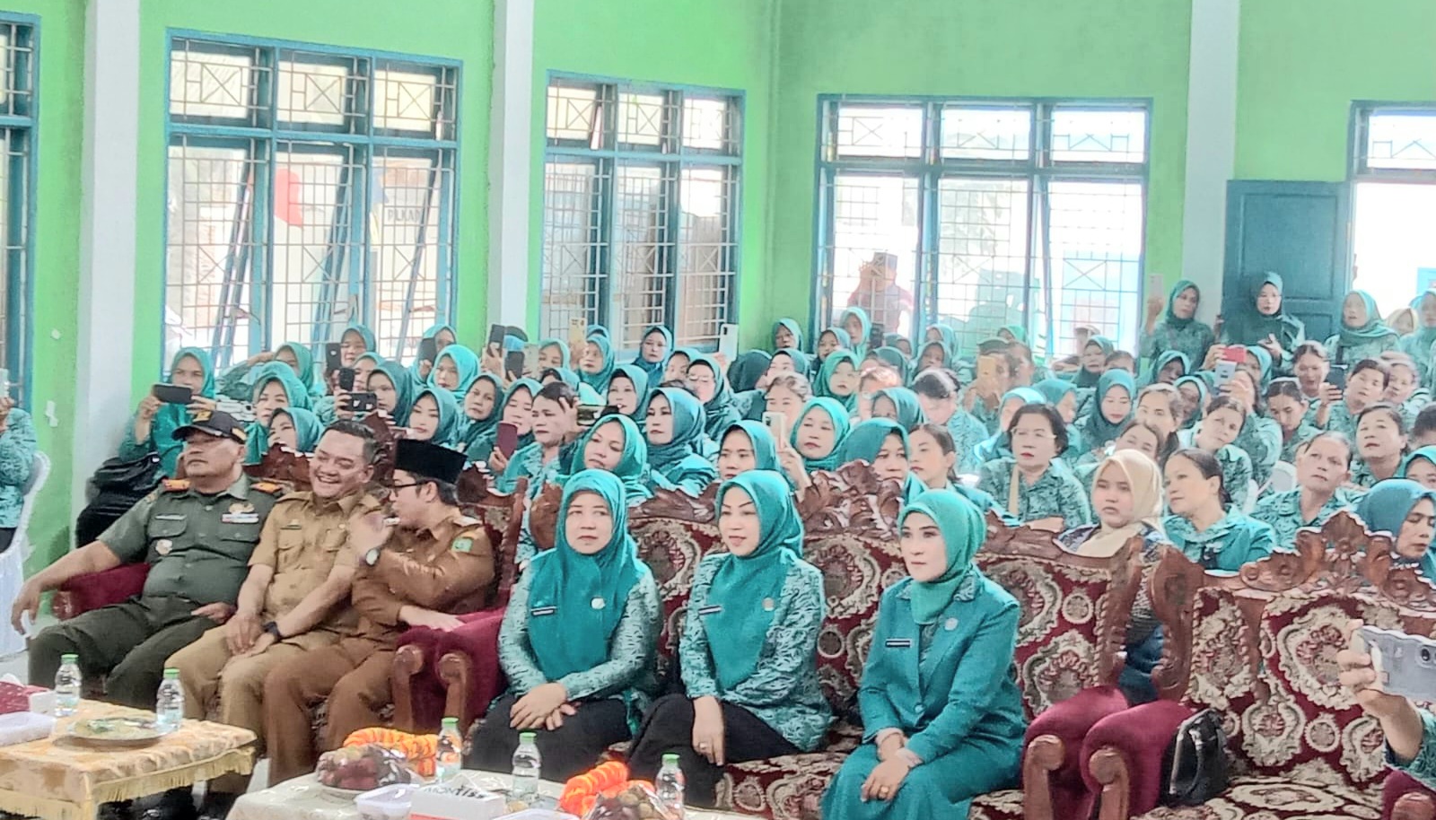 Disaksikan Eli Maharani.Lubis, TP.PKK Desa/Kelurahan Kec.Panyabungan Utara Dilantik