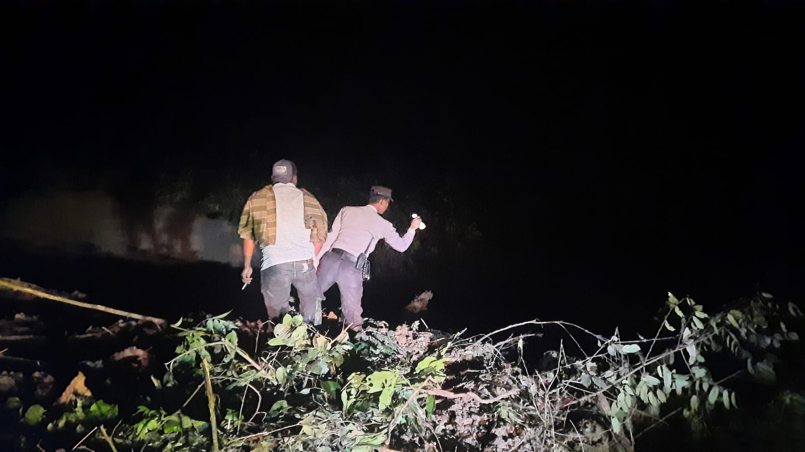 Breaking News, Longsor dan Aek Singolot Mengecil, Warga Waspada