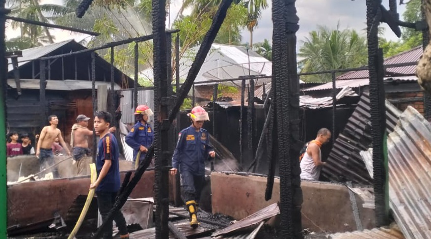 4 Unit Rumah Terbakar di Desa Mompang Julu Kec.Panyabungan Utara