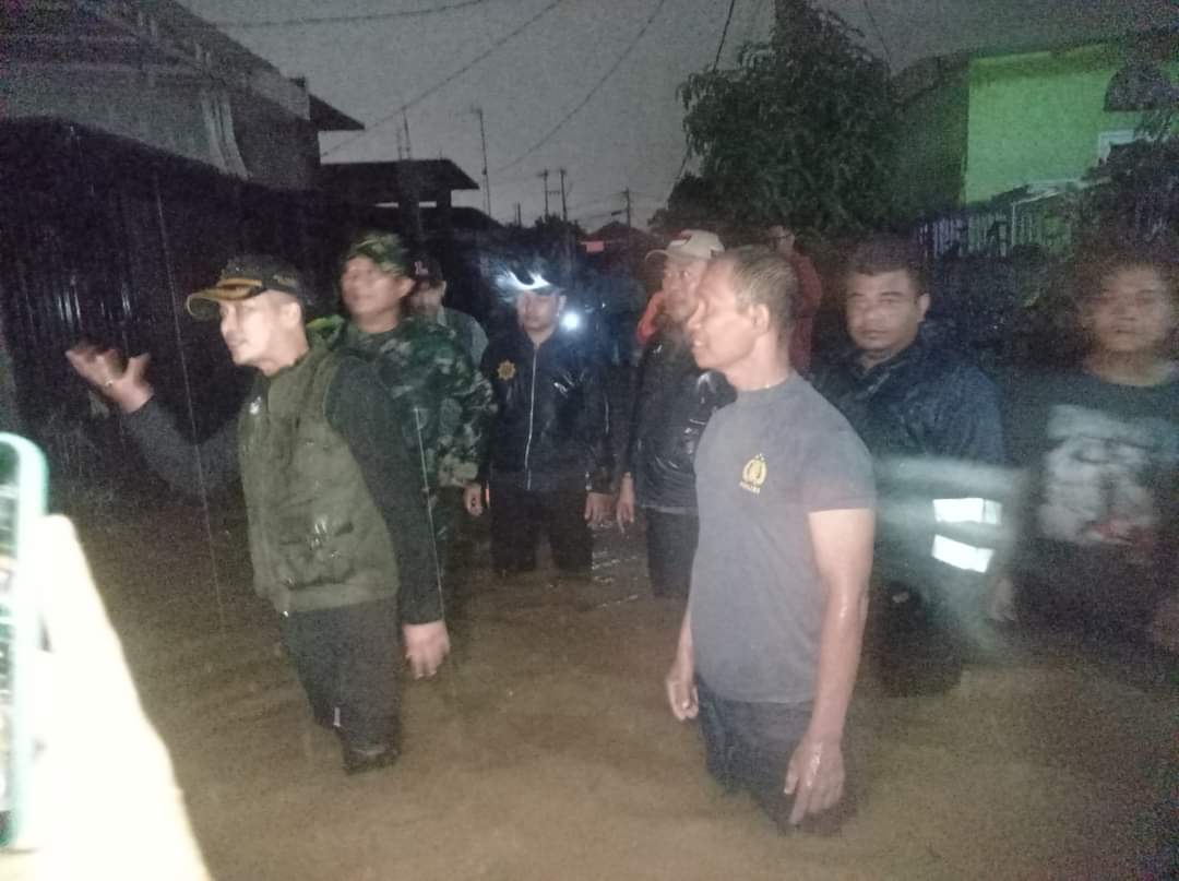 Wakil Walikota Padang Tinjau Warga Terdampak Banjir