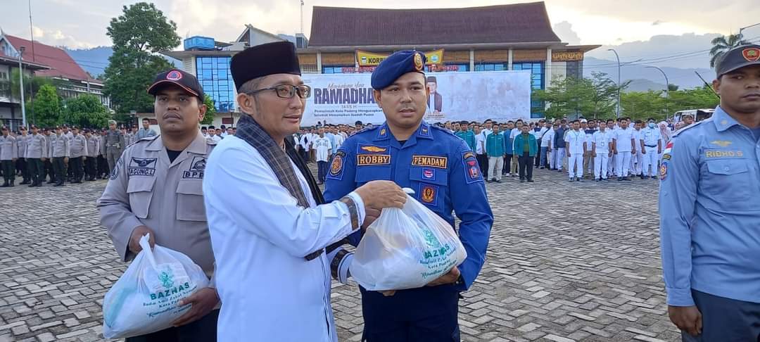 Bentuk Perhatian Pemko Padang, 7.222 Tenaga Non ASN Dapat Sembako