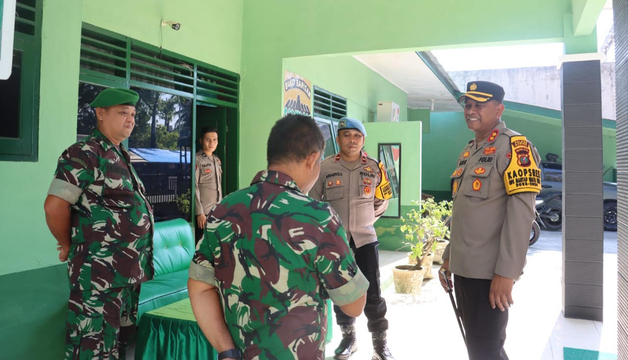 Kapolres Kunjungi Markas Militer di Mandailing Natal
