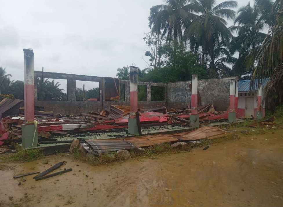 Orangtua SDN 311 Sampuran Kec.Rantobaek Harapkan Bupati Madina Membangun Gedung Yang Terbakar