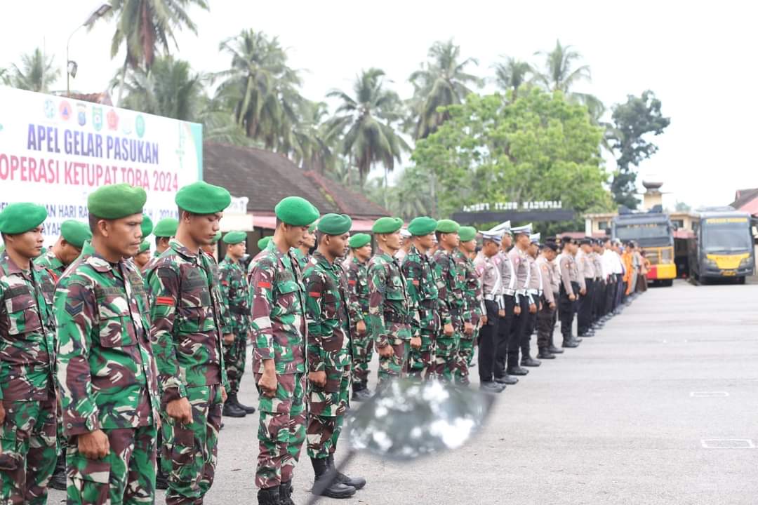 Wakil Bupati Hadiri Apel Gelar Pasukan Ketupat Toba 2024 di Mapolres Madina