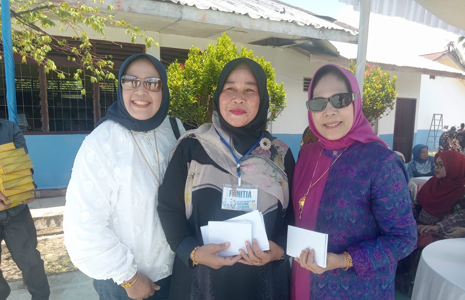 SMP Negeri 1 Siabu Ditangan Nina Elita, S.Pd.I
