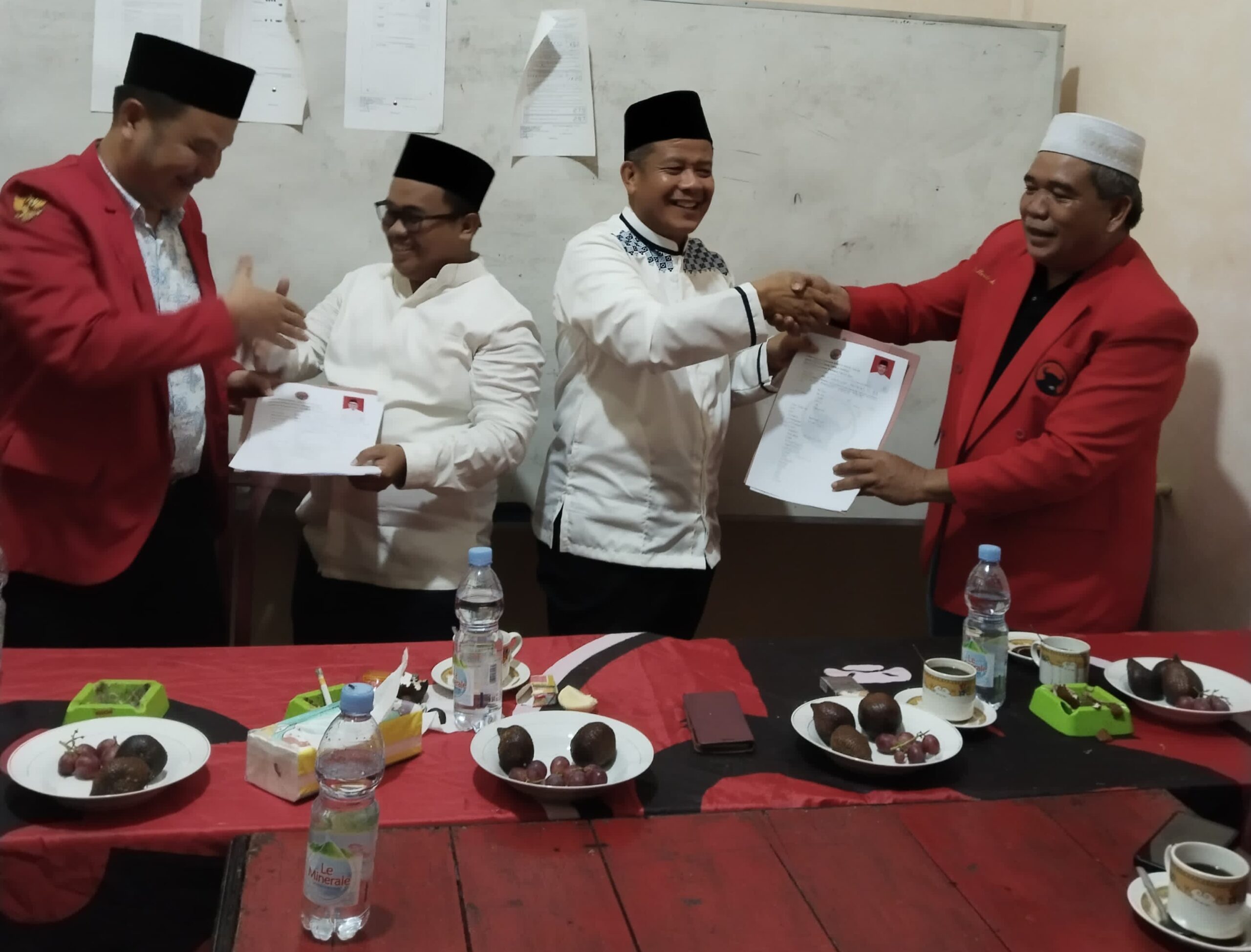 Disambut Pengurus, H.Sarmadan Hasibuan – Mhd.Ifdal Hasayangan Harahap Mendaftar Ke – PDI Perjuangan Padang Lawas
