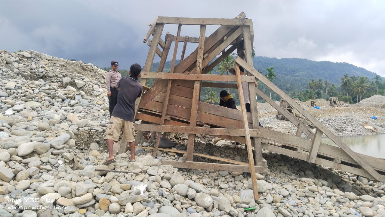 Tertibkan Semua Tambang Illegal di Mandailing Natal