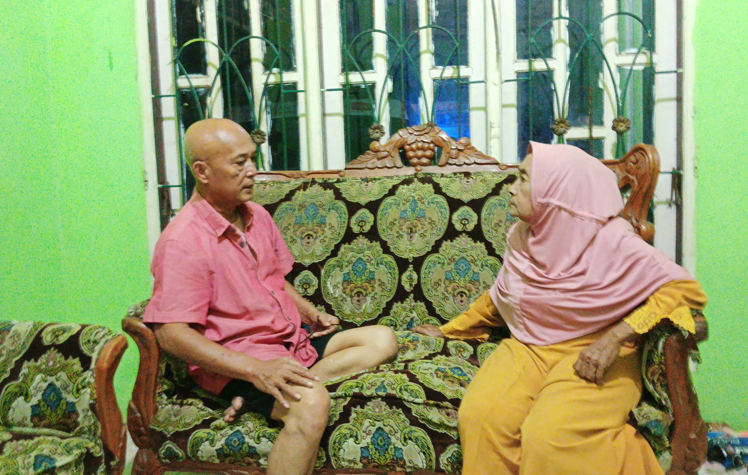 Anaknya Dibongi Oknum Anggota DPRD Madina,Ibu Penjual Pecal Datangi Media PT.Malintang Pos Group