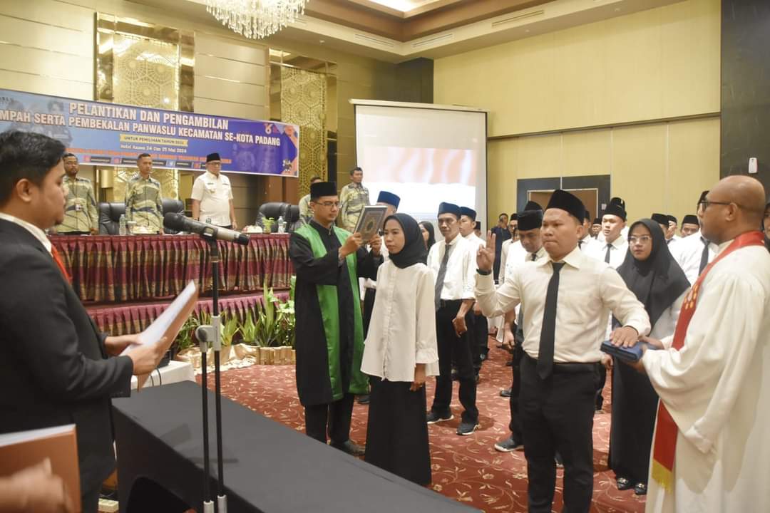 Pj.Walikota Padang : Panwascam Harus Jurdil dan Nonpartisan