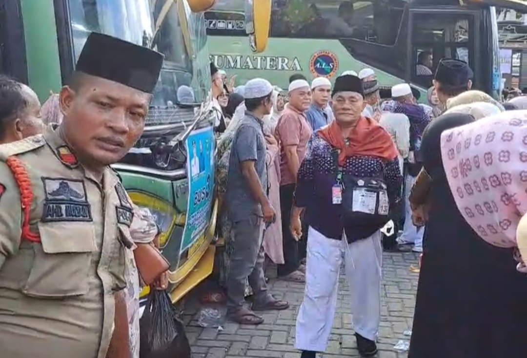 Sore ini Dari Mesjid Agung Nur Ala Nur, Bupati Lepas 359 Orang Calhaj Mandailing Natal