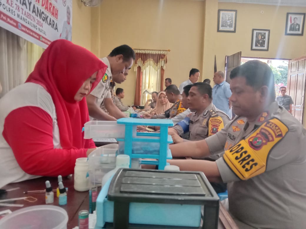 Menjelang HUT Bhayangkara Ke -78, Kapolres dan Anggota Donor Darah