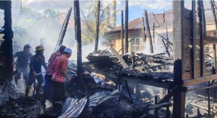 3 Unit Rumah di Desa Lumban Dolok Kecamatan Siabu Terbakar
