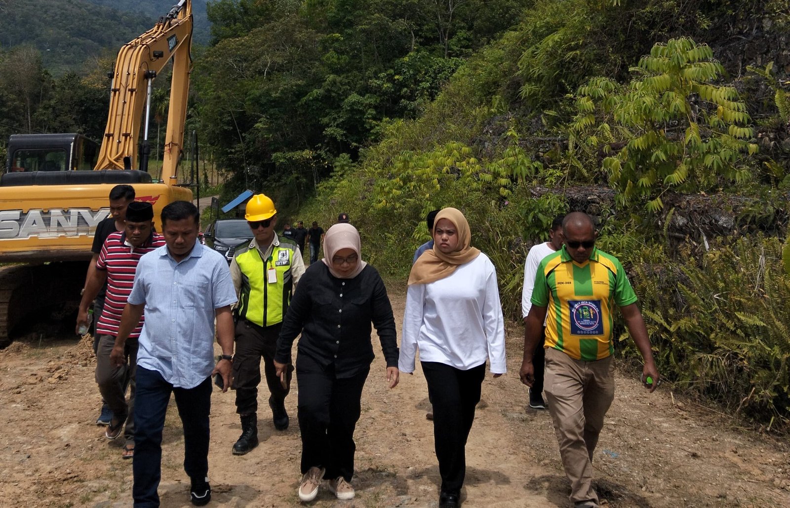 Fraksi Golkar DPRD Madina Turun Langsung Ke – Lokasi Lumpur Panas Desa Roburan Dolok, Ini Komentar dan Harapan Mereka
