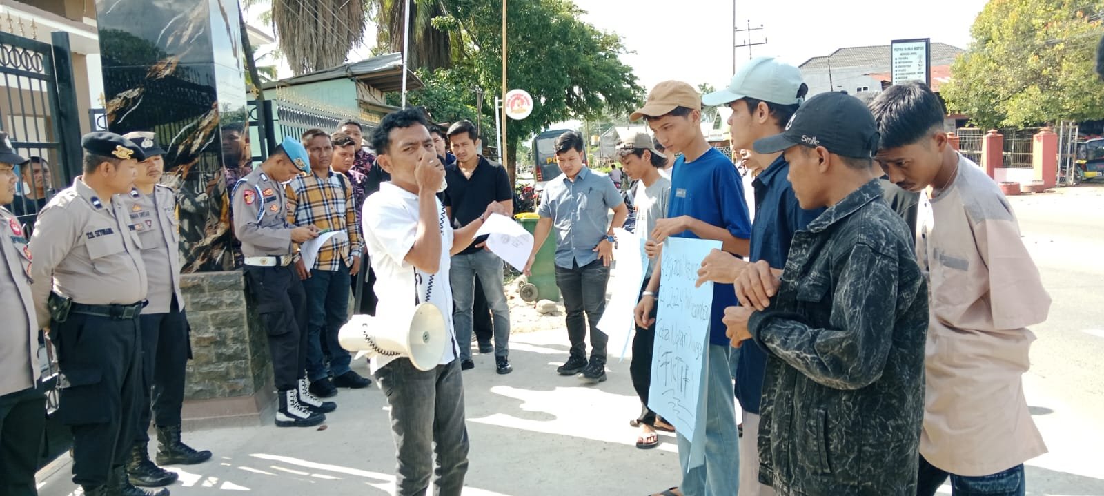 Didesak Usut Proyek Fiktif Dana Desa Kec Kotanopan,Kejari Madina : Masukkan Laporan Akan Kami Proses