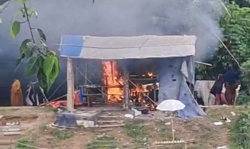 Sarang Narkoba Di Medan Marelan Dibakar Emak – Emak