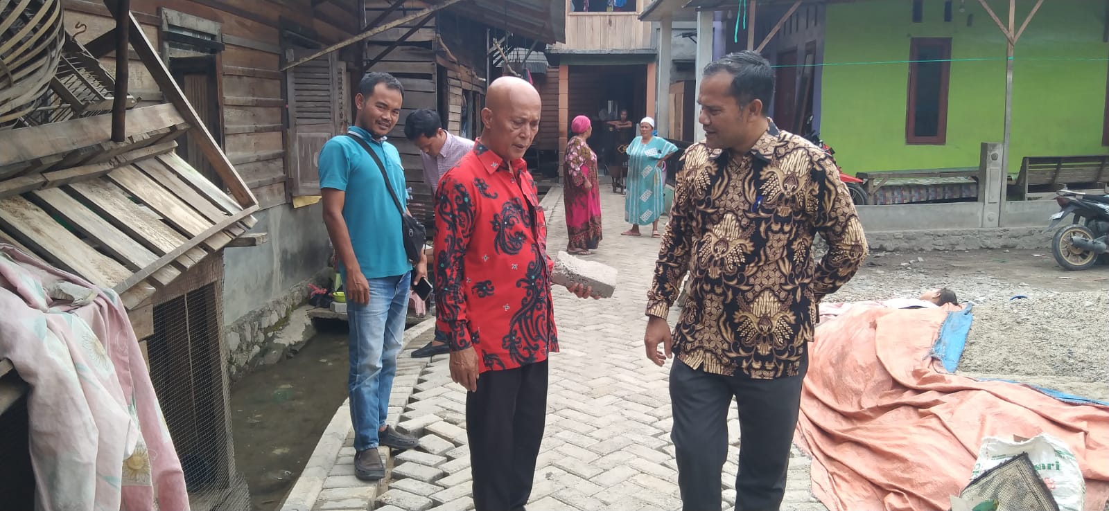 Ucapan Terimakasih Warga Atas Peningkatan Jalan Lingkungan di Kelurahan Panyabungan III