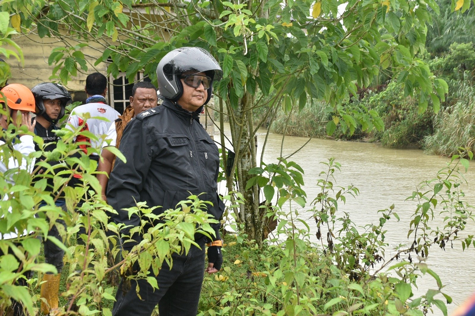 Bupati Armia Pahmi Tinjau Rumah Warga Terdampak Longsor Di Kaloy