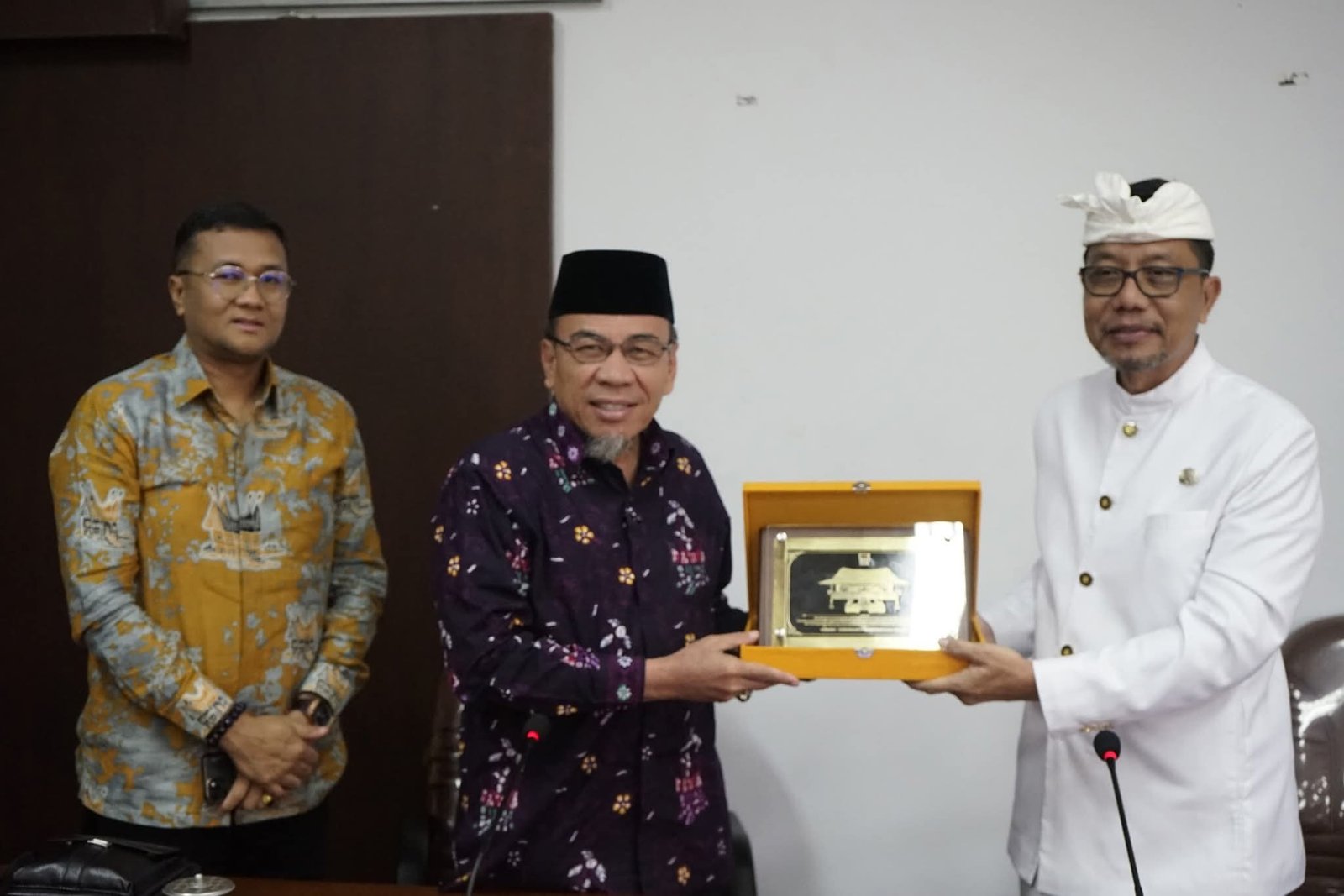 Susun Perda Adat Nagari, Wawako Maigus Nasir Datangi Bali