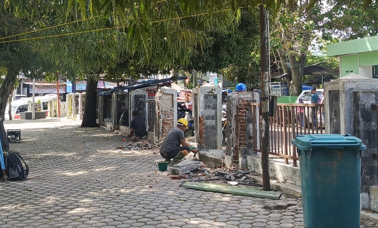 Pagar Alun -Alun Kota Panyabungan ” Dirusak “