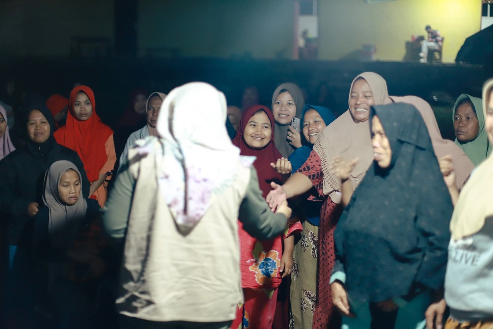 Wabup Madina Tinjau Warga Terdampak Banjir di Pagaran Galagala, 