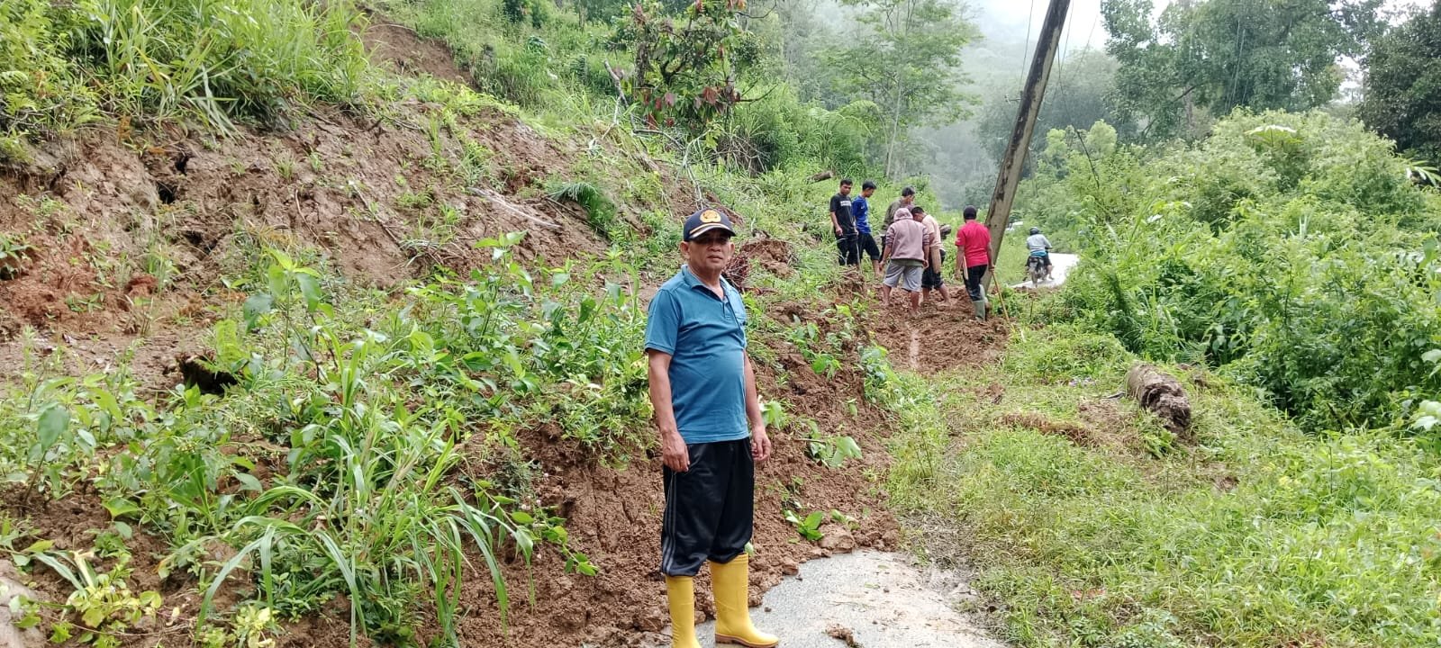 Hubungan Lalin Muarasipongi – Pakantan Terganggu Karena Longsor di Tanjung Medan