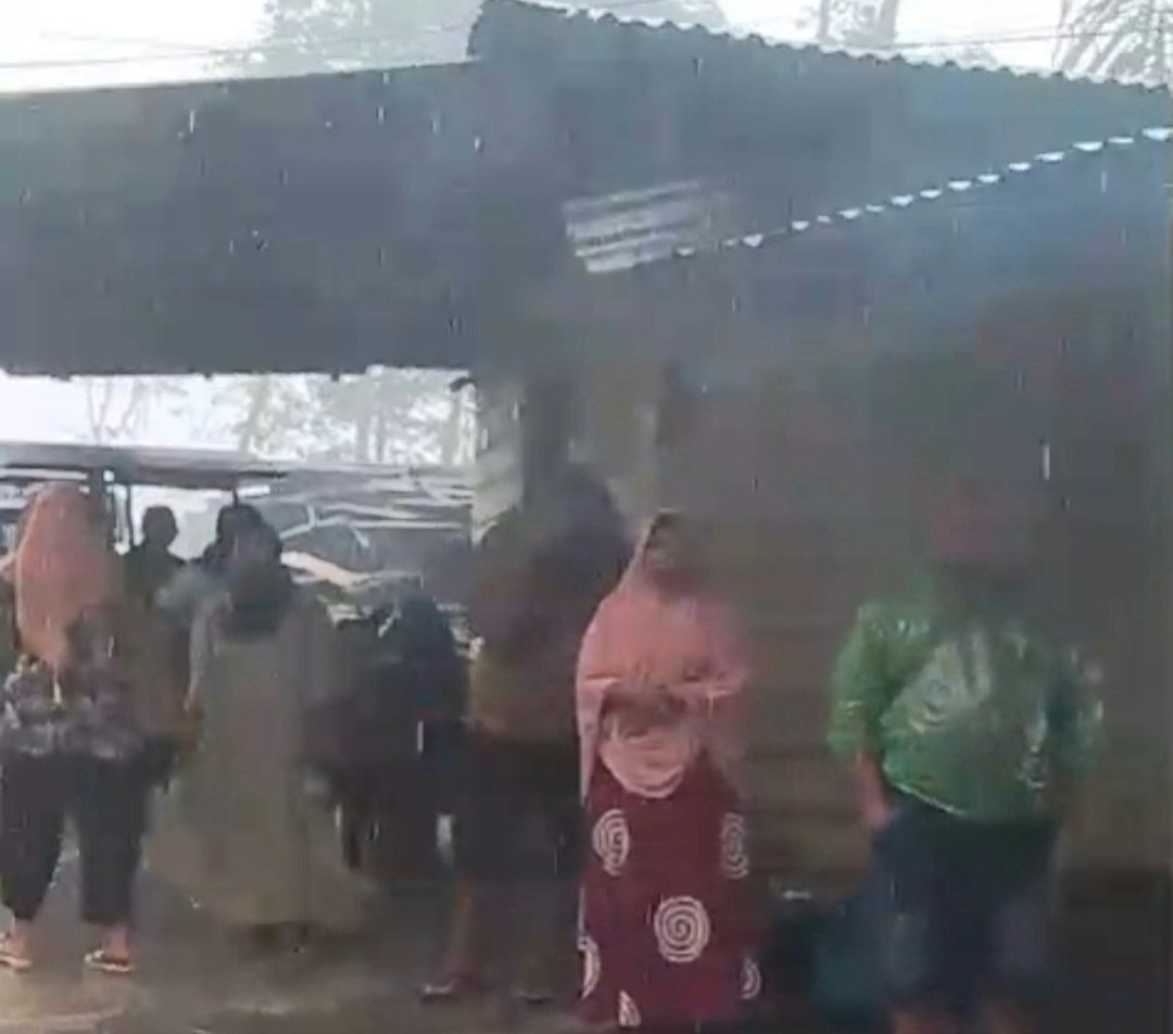 8 Orang Warga Pantai Barat Yang Terjebak di Lokasi Longsor Aek Saroga Sudah di Evakuasi BASARNAS Mandailing Natal