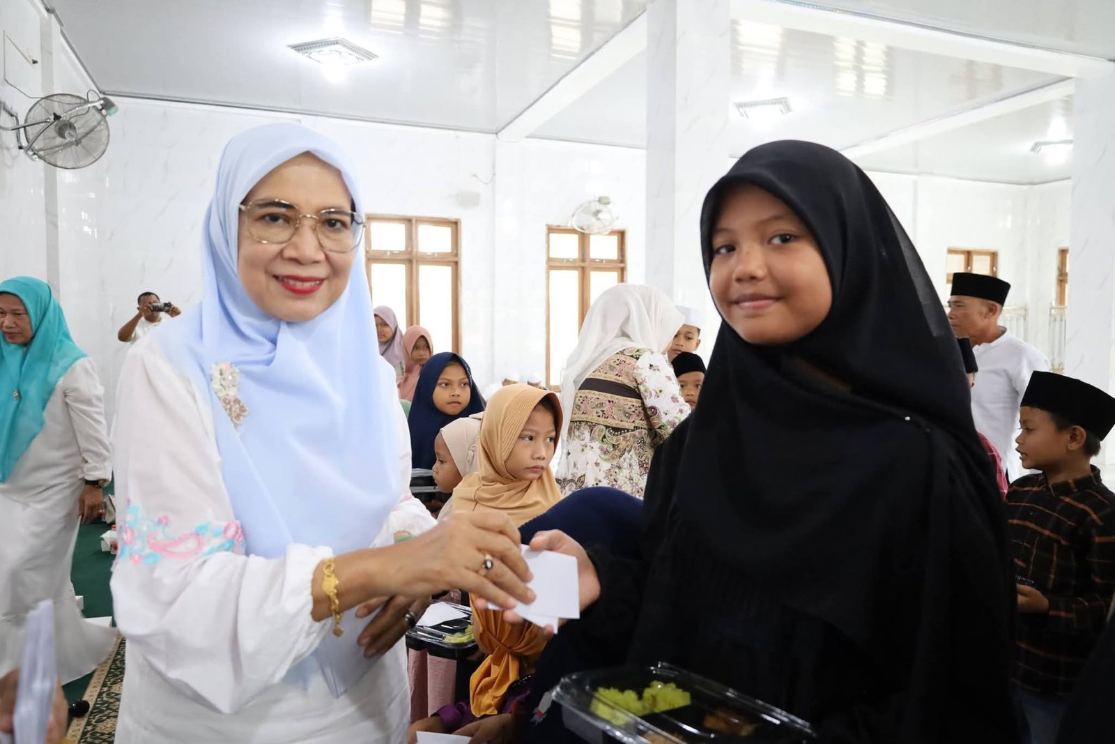 Jumat Berkah TP. PKK Madina Sasar Anak Yatim di Aek Galoga