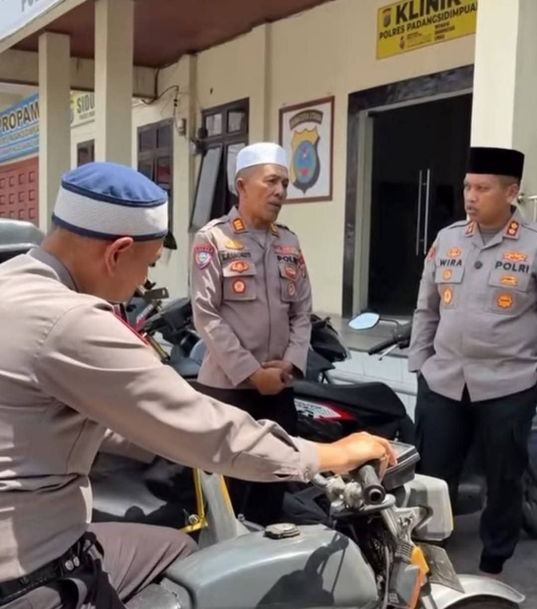 Kapolres Padangsidimpuan Apresiasi Inovasi Becak Kebersihan Masjid: Wujud Kepedulian Polri Terhadap Masyarakat