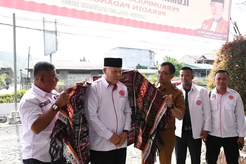 Wali Kota Padangsidimpuan Hadiri Iluminasi KUHAP dan KUHP Nasional