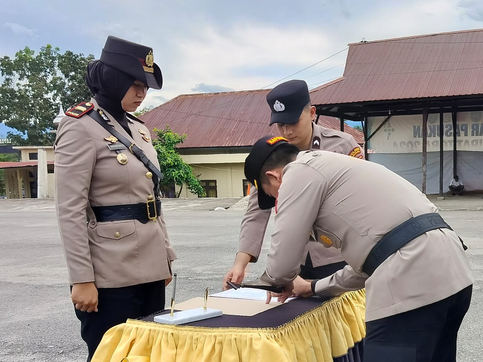 Bukan Kaleng-Kaleng!!! Iptu. Nadya Ayu Nurlia Jadi Kapolsek Perempuan Pertama di Mandailing Natal