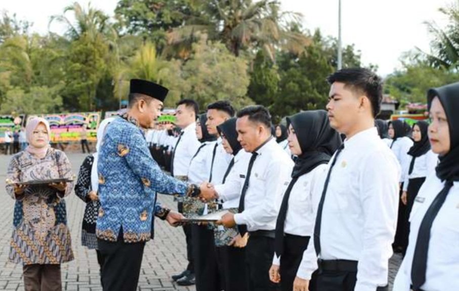 Bupati Madina Serahkan SK Pengangkatan 3.990 PPPK Paruh Waktu