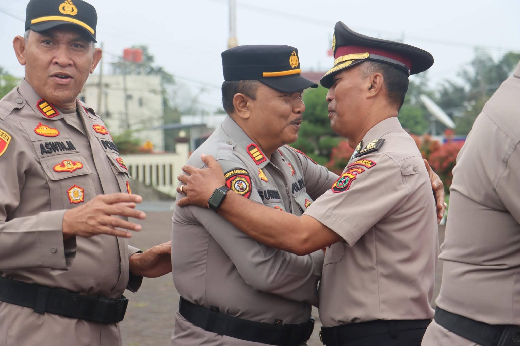 Polres Tapsel Rehabilitasi Jembatan Gantung Merah Putih di Desa Muaratais I Kec.Batang Angkola