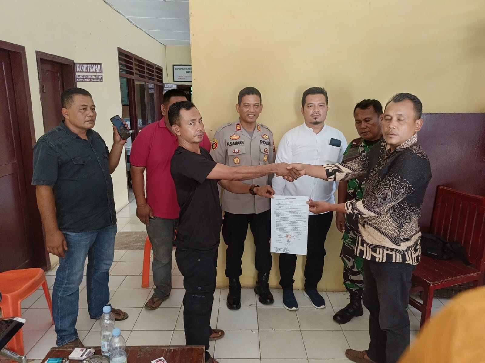 Damai di Mapolsek Batang Natal, Kades Jambur Baru Tuding Warganya Pengedar Narkoba