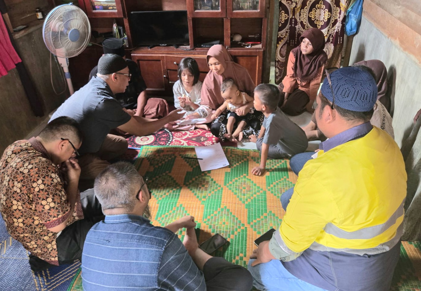 PT. Sorikmas Mining Santuni Keluarga Wartawan Almarhum Zakaria Siregar