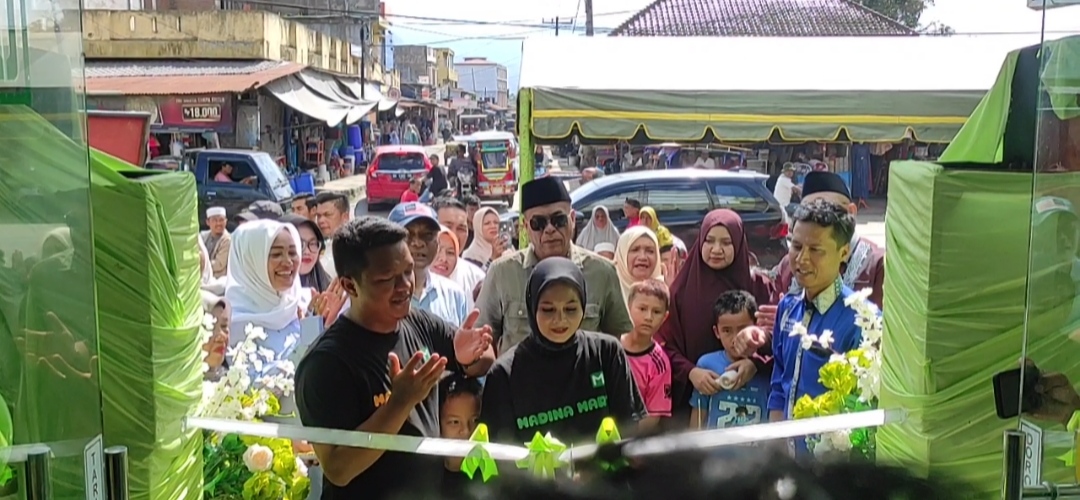 Harga Lebih Murah, Grand Opening Madina Mart di Panyabungan Ditandai Pemotongan Fita & Tumpeng
