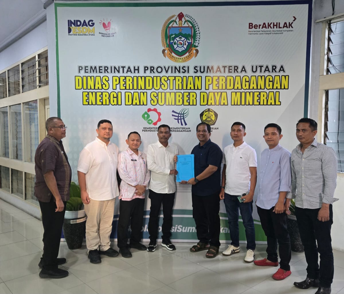 Konsultasi Izin Lingkungan Menuju IPR, Warga Sali Baru Kec.MBG Temui  Kadis Perindag ESDM Sumut