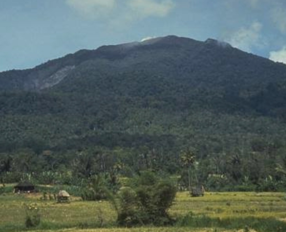 Aktivitas Gunung Sorik Merapi di Mandailing Natal Waspada