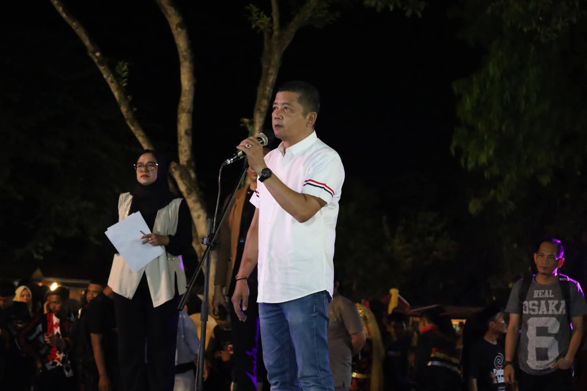 Di Alun – Alun Taman Kota Panyabungan Festival Seni dan Budaya “Rondang Bulan”, Bupati & Ketua DPRD Madina Hadir