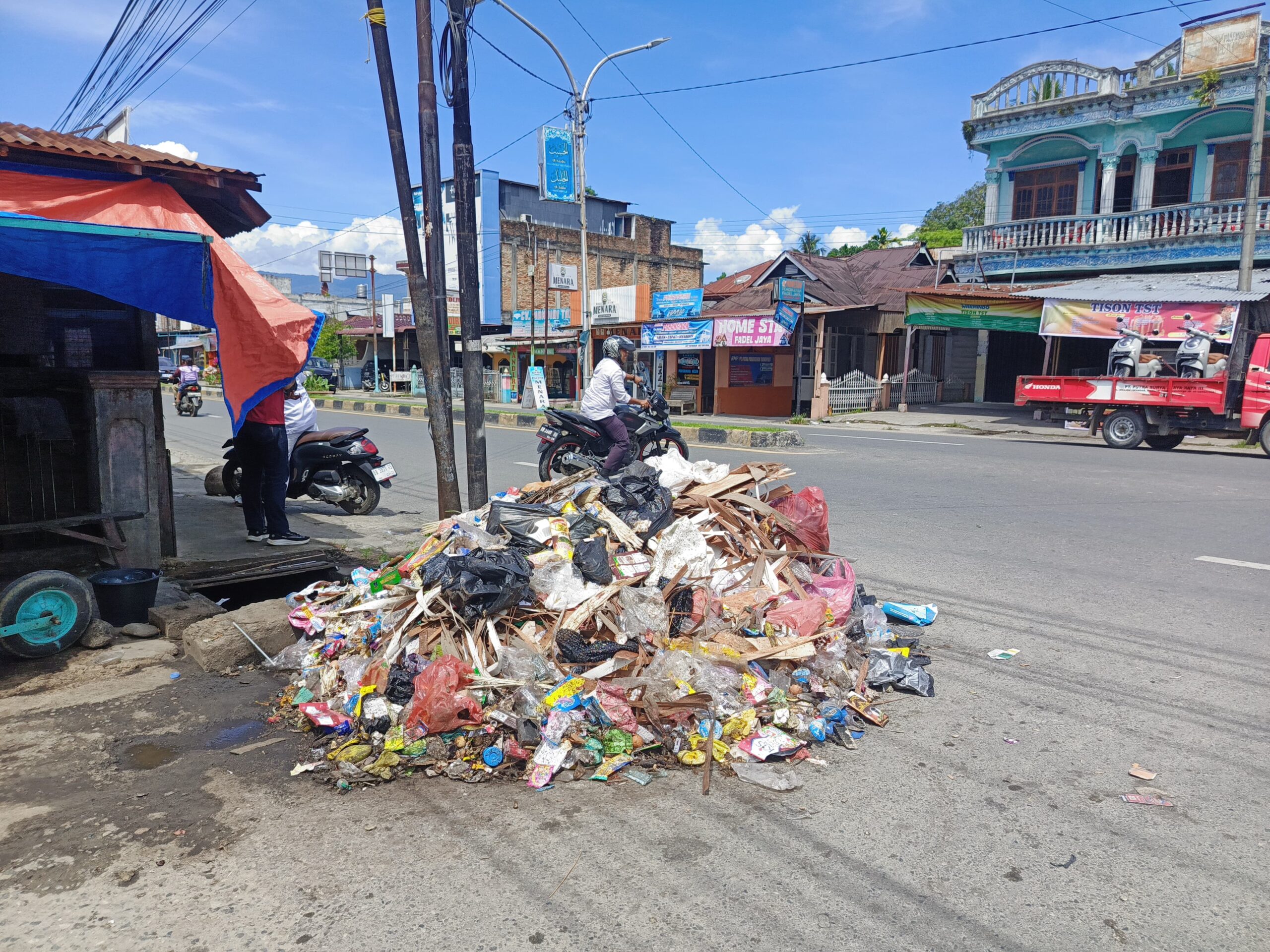 Hingga 05 Mei 2026 Kota Panyabungan Dikelilingi Sampah