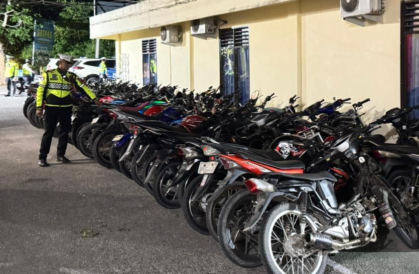 Puluhan Pengemudi Kenderaan Ditegur & Ditilang di Operasi Hunting System Polres Mandailing Natal
