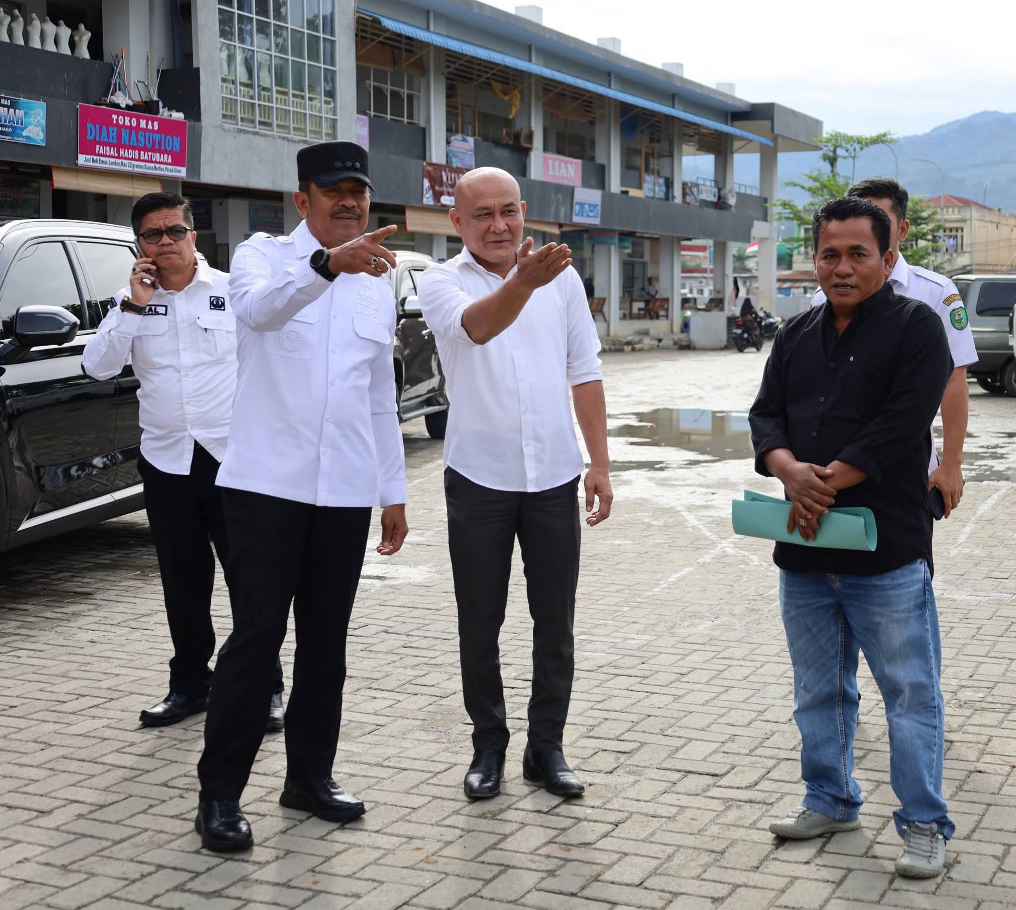Pembangunan Drainase Diusulkan di APBD Perubahan 2026, Bupati Madina Pastikan Penataan Pasar Baru Panyabungan Berlanjut