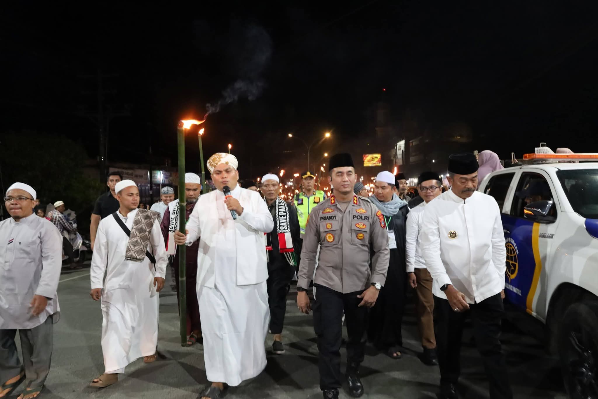 Pawai Obor Tandai Penyambutan Tahun Baru Hijriah di Madina