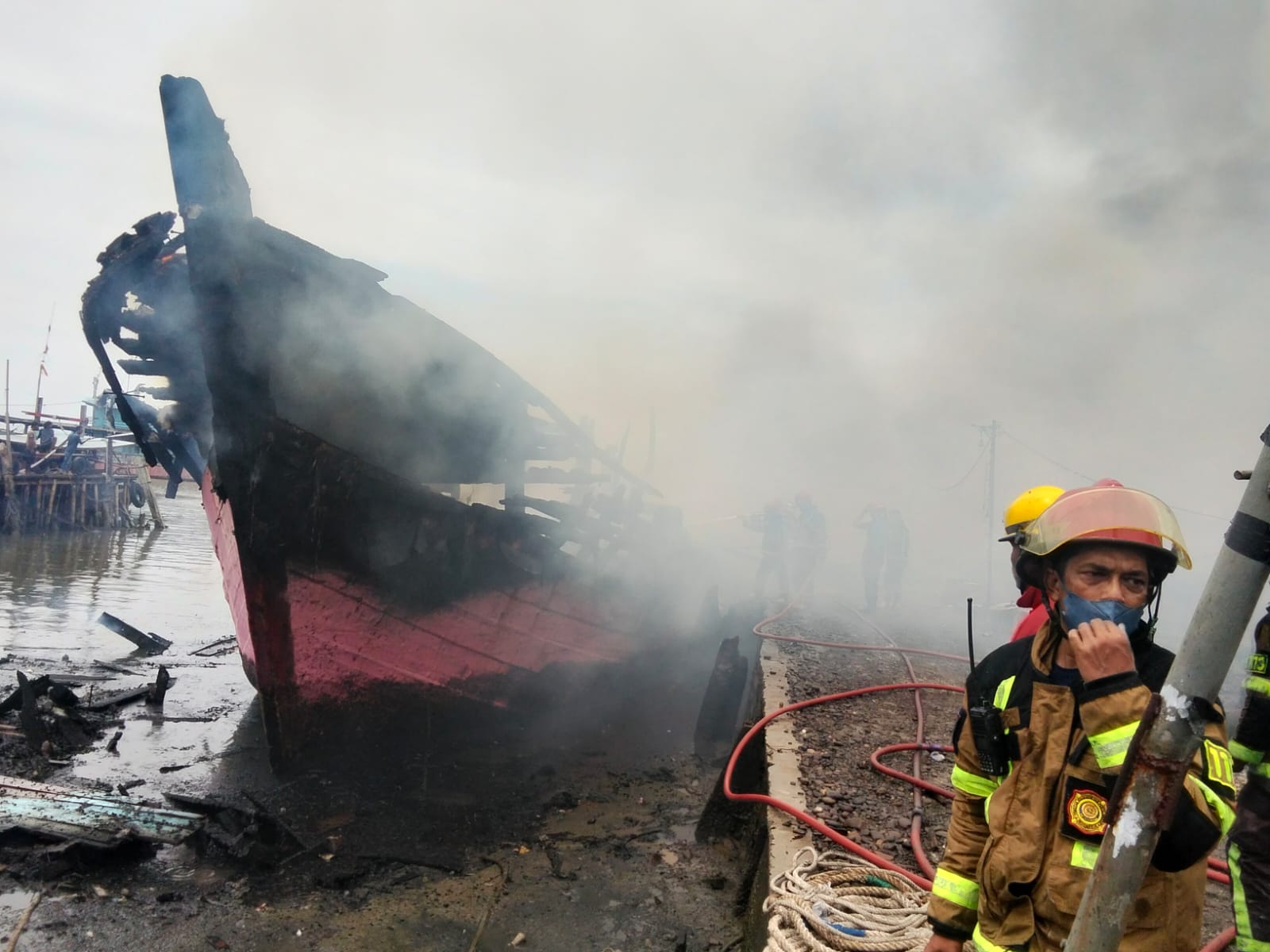 Gabion Belawan Heboh, Empat Kapal Ikan Ludes Terbakar